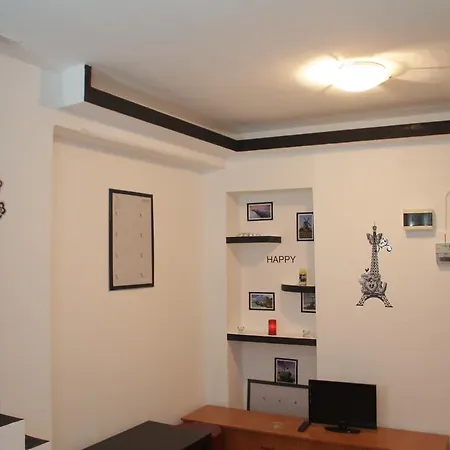 Beautiful Studio In Old Town Bukarest